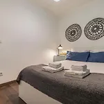Traditional Alfama By Lovelystay דירה